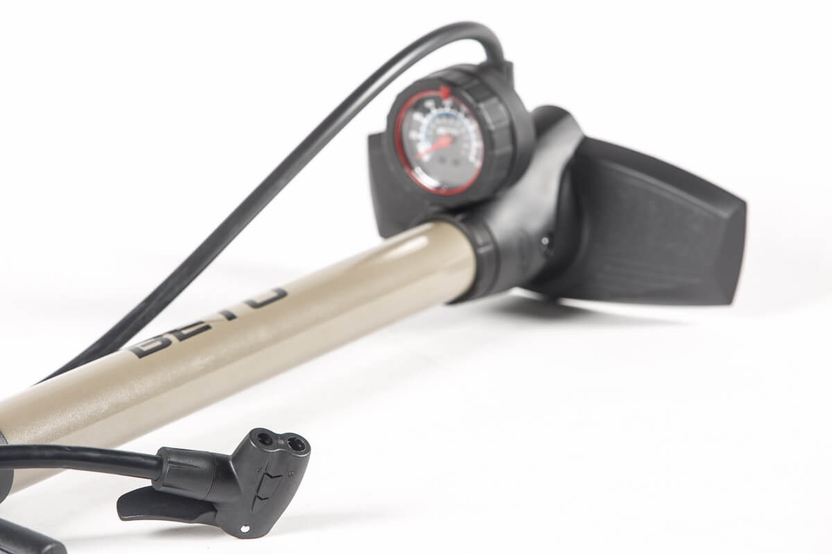 Lezyne Tienda -Lezyne Tienda bomba de hinchado de pie metalica beto 1